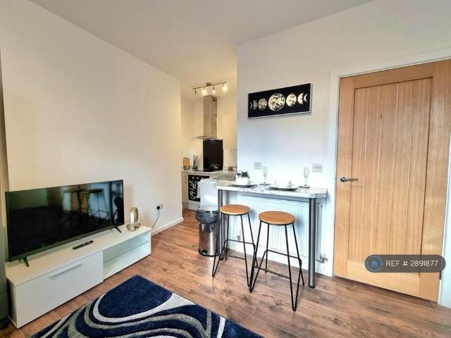 Studio for rent in Oadby, Leicestershire