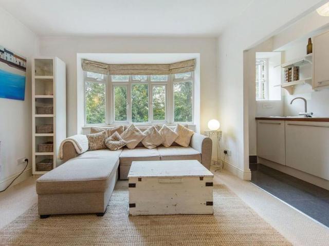 Studio for rent in Southfields, Greater London