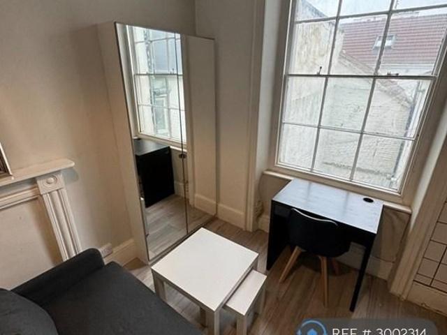 Studio for rent in Brunswick, Brighton & Hove