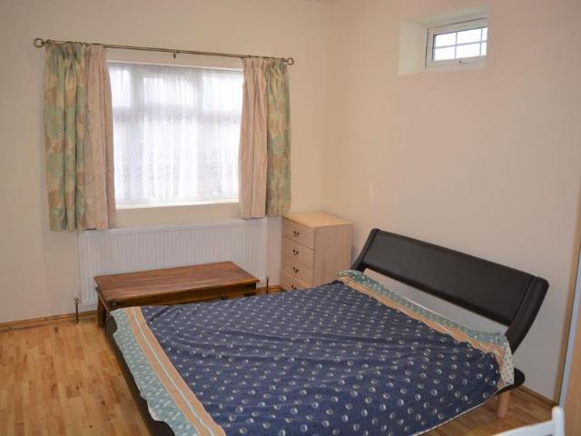 Studio for rent in The Hale, Greater London