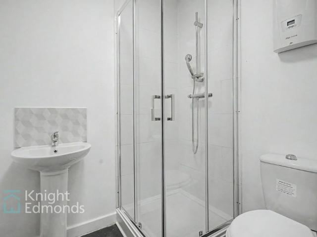 Studio for rent in Vinters Park, Midway