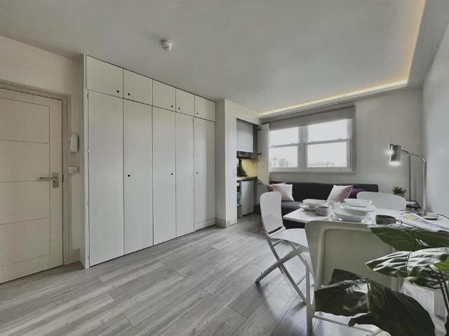 Studio for rent in Aldrington