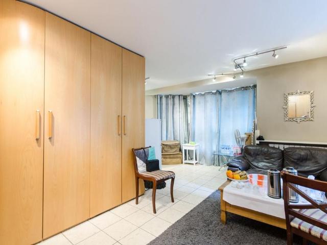 Flat for rent in Earl's Court, Greater London