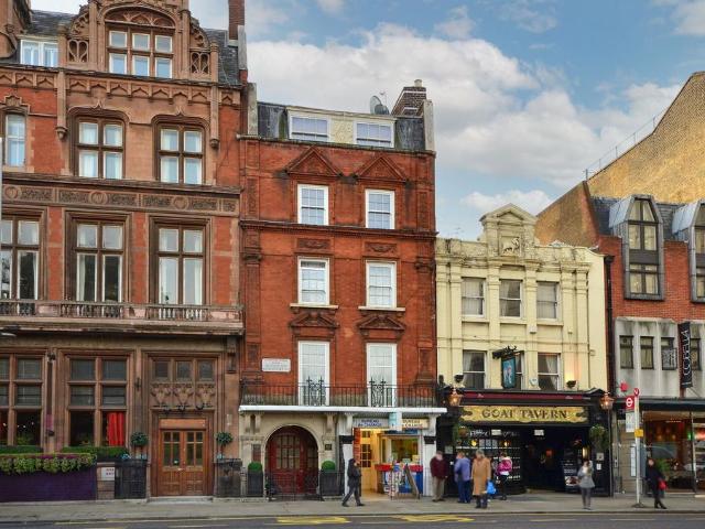 Flat for rent in South Kensington, Greater London