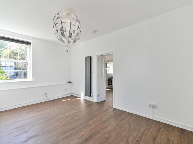 Studio for rent in Newtown, Reading
