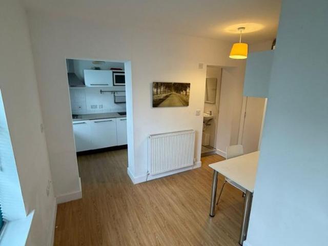 Studio for rent in Highfields, Huddersfield