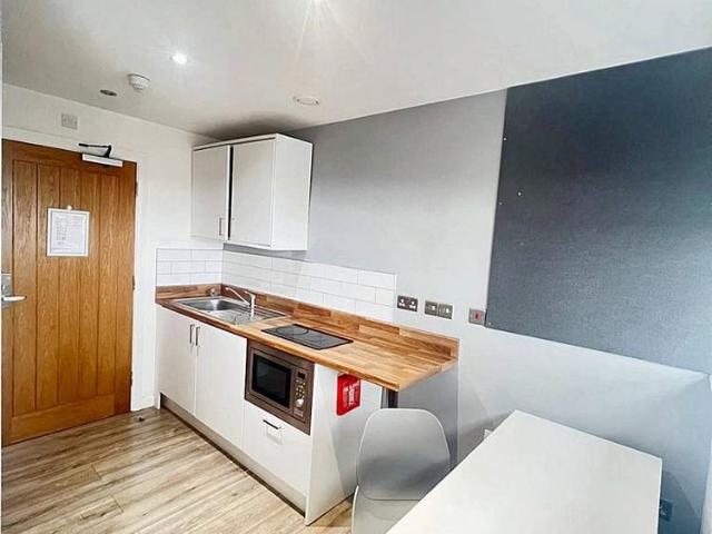 Studio for rent in Semilong, Northampton