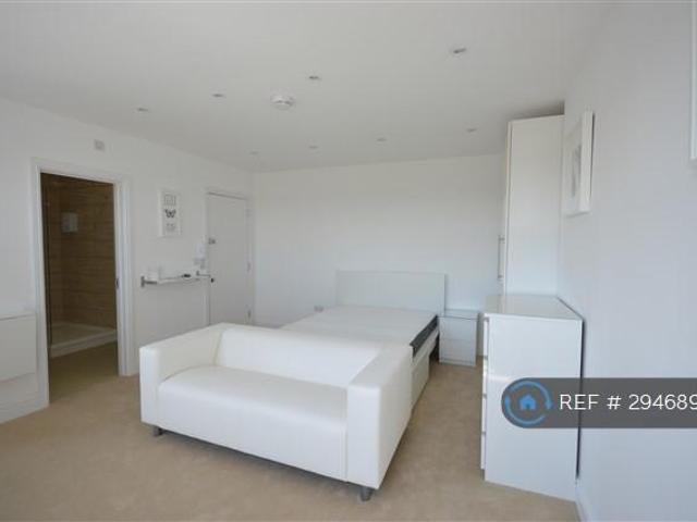 Flat for rent in Shepherd's Bush, Greater London