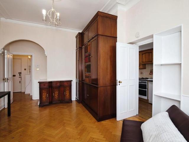 Studio for rent in Earl's Court, Greater London