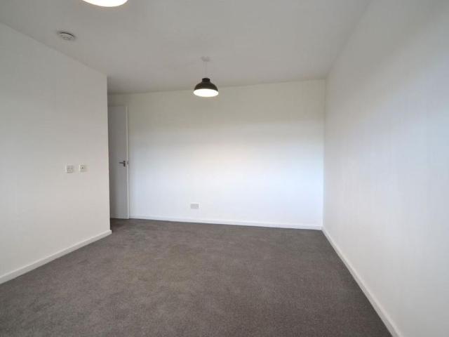 Studio for rent in Kemsley, Swale