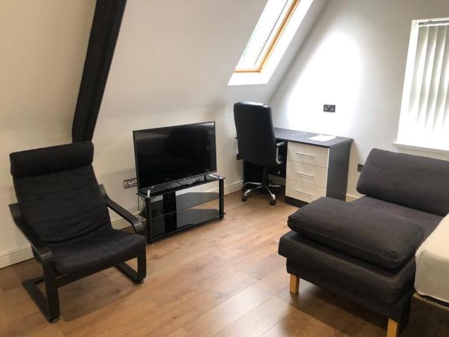 Studio for rent in Highfields, Old Wharf