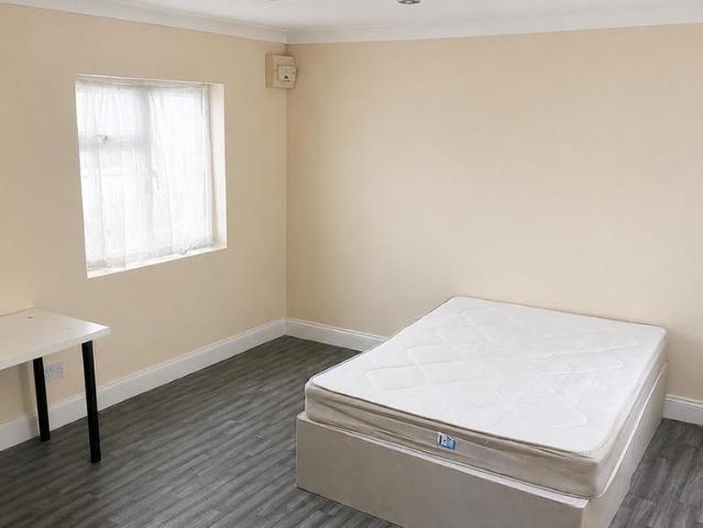 Studio for rent in London Borough of Hounslow, Greater London