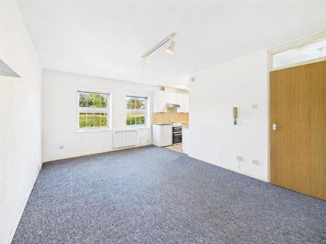 Studio for rent in Strawberry Hill, Greater London