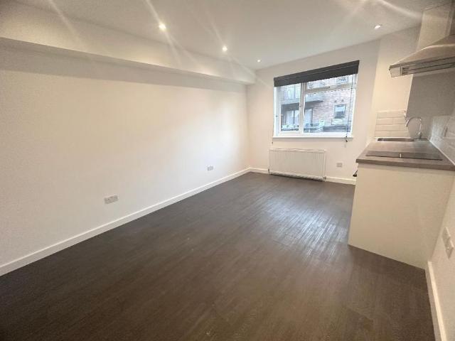 Studio for rent in Goddington, Greater London
