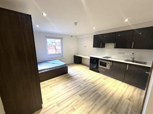 Studio for rent in The Polygon, City Of Southampton