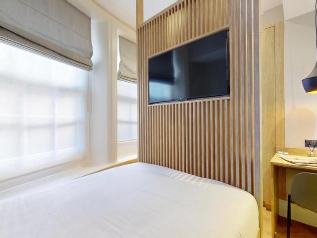 Flat for rent in Chelsea, Cat Hill