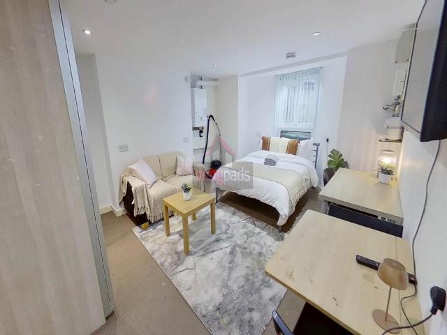 Flat for rent in Pendlebury, Salford