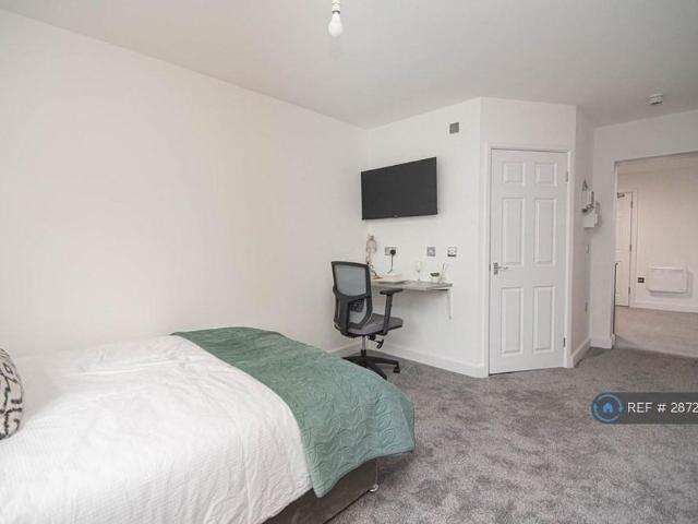 Studio for rent in Hyde Park, South Yorkshire