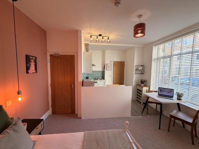 Studio for rent in Greenbank, Plymouth