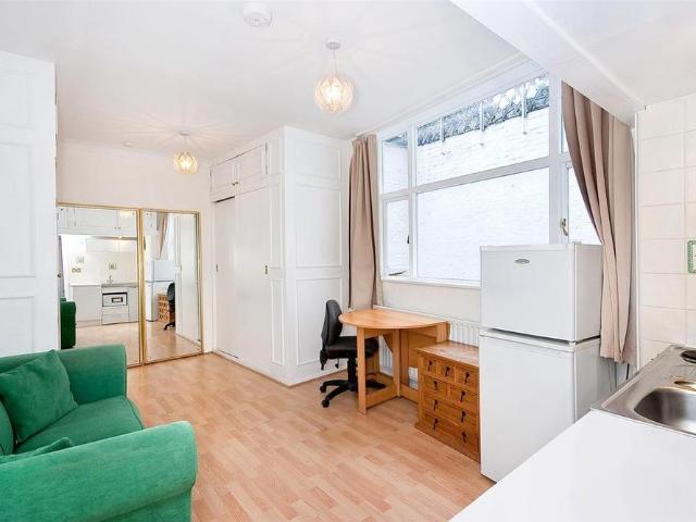 Studio for rent in City of Westminster, Greater London