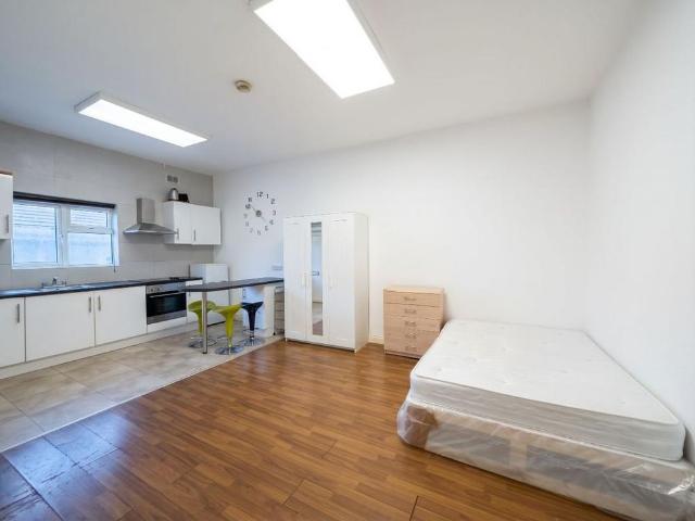 Studio for rent in London Borough of Islington, Greater London