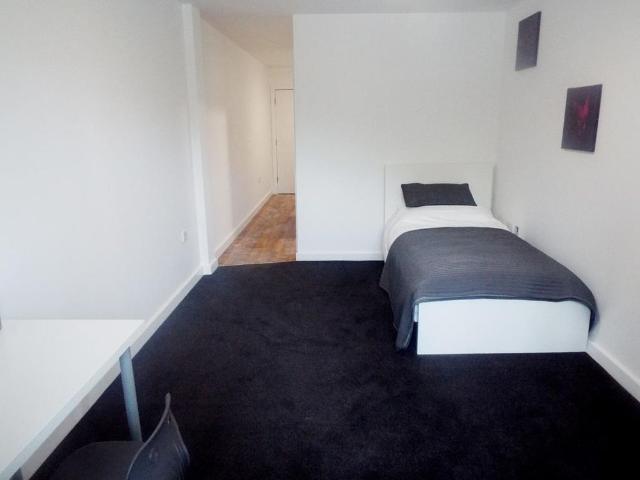 Studio for rent in Park Village, West Midlands