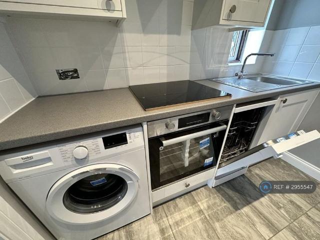 Studio for rent in South Stanmore, Greater London