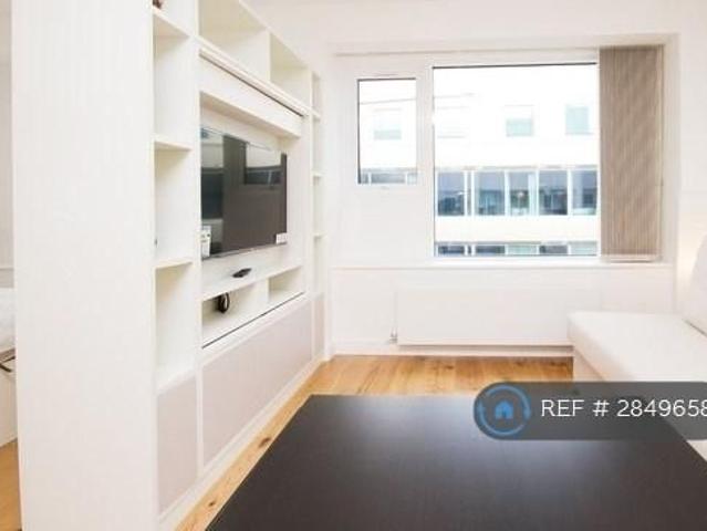 Studio for rent in London Borough of Hounslow, Greater London