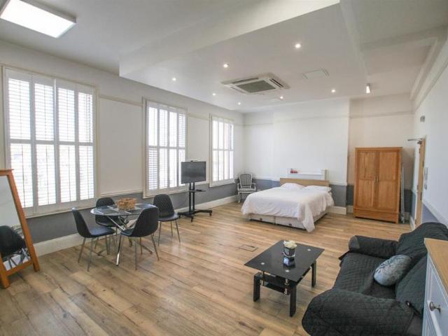 Studio for rent in Stokesby, Norfolk