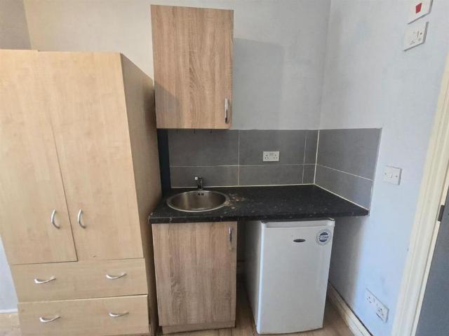 Studio for rent in Northumberland Heath, Greater London