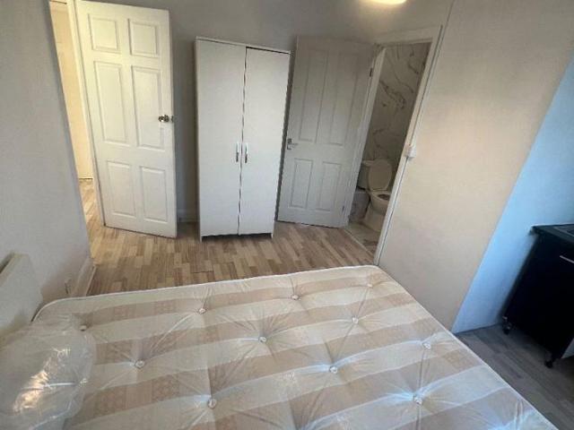 Studio for rent in St Raphaels, Greater London