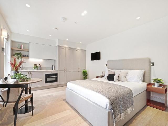 Flat for rent in Earl's Court, Greater London