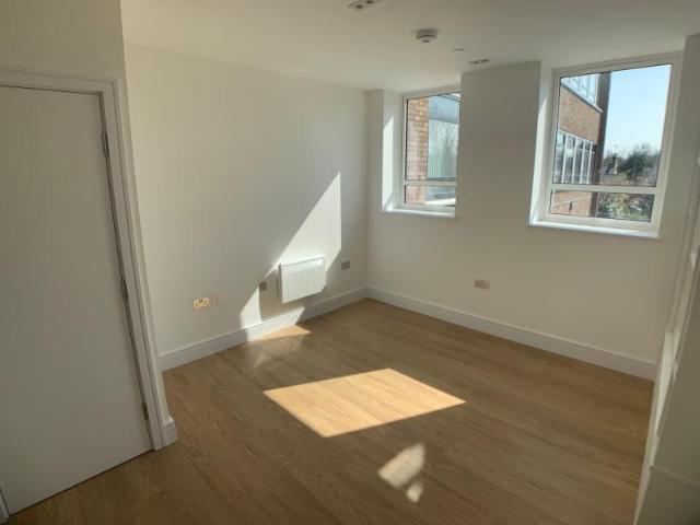 Studio for rent in Batchworth