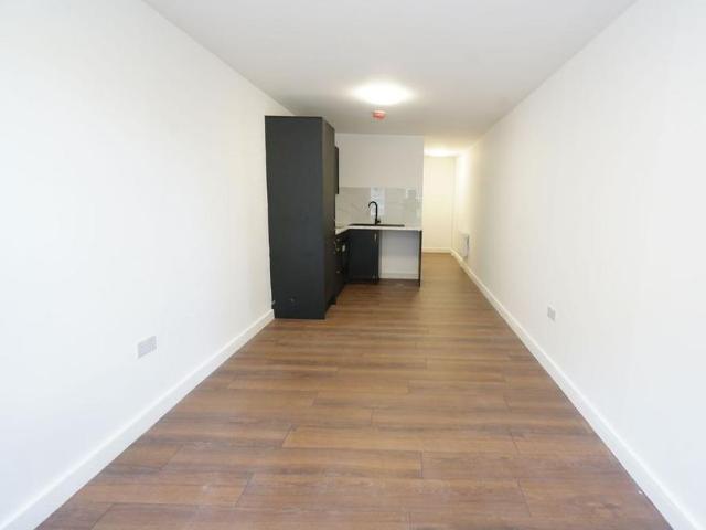 Studio for rent in Badgers Dene, Grays