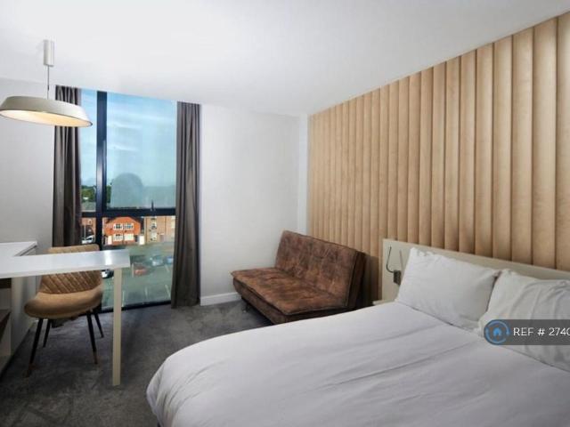 Flat for rent in Bollinbrook, Macclesfield