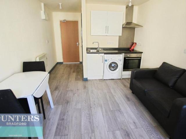 Studio for rent in West Yorkshire