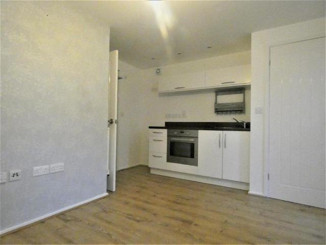 Studio for rent in Cornelly, Wales