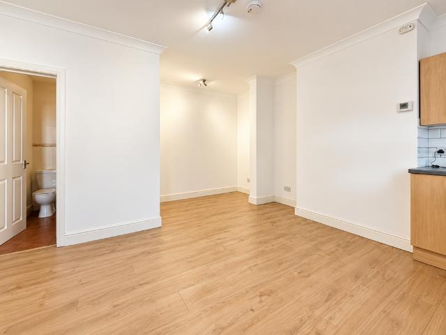 Studio for rent in London Borough of Croydon, Greater London