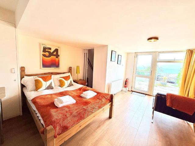 Studio for rent in Newquay, Cornwall