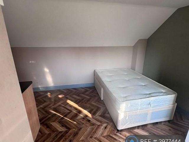 Studio for rent in Greater London