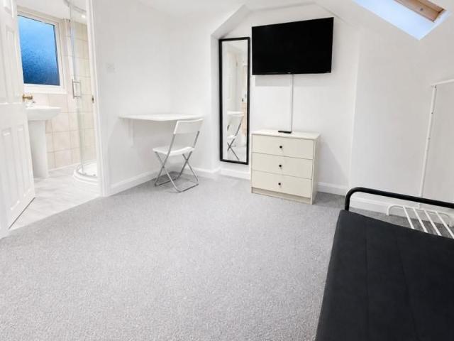 Studio for rent in Horsell, Woking