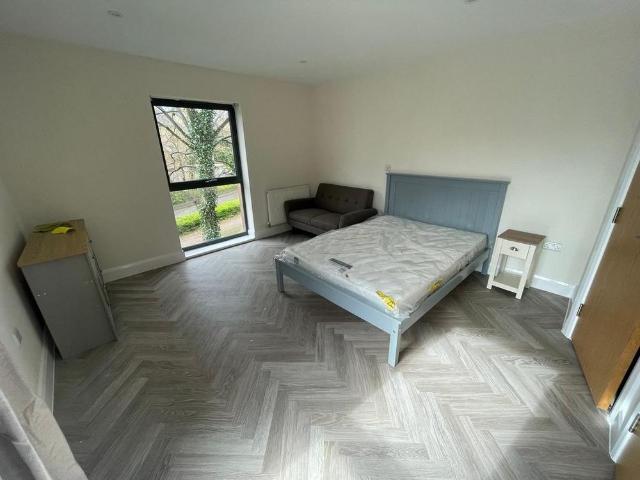 Studio for rent in Milton Keynes