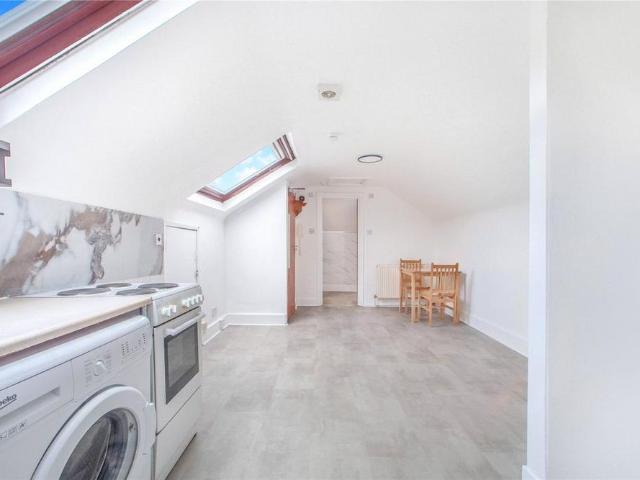 Studio for rent in Stroud Green, Greater London