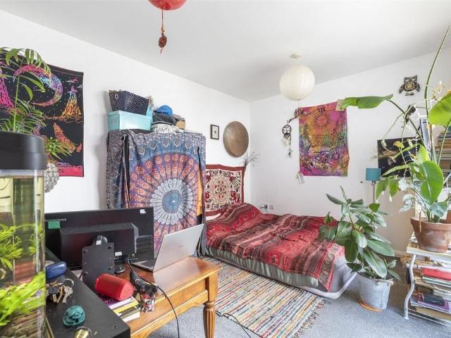 Studio for rent in Eastbourne, East Sussex