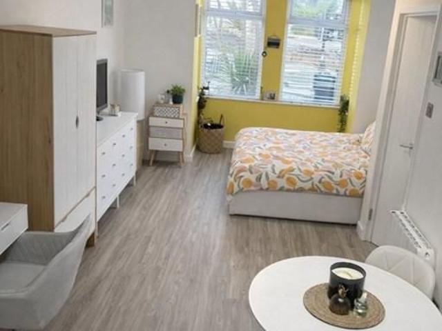 Studio for rent in Newquay, Cornwall