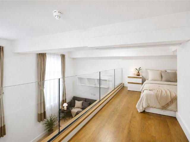 Flat for rent in Earl's Court, Greater London