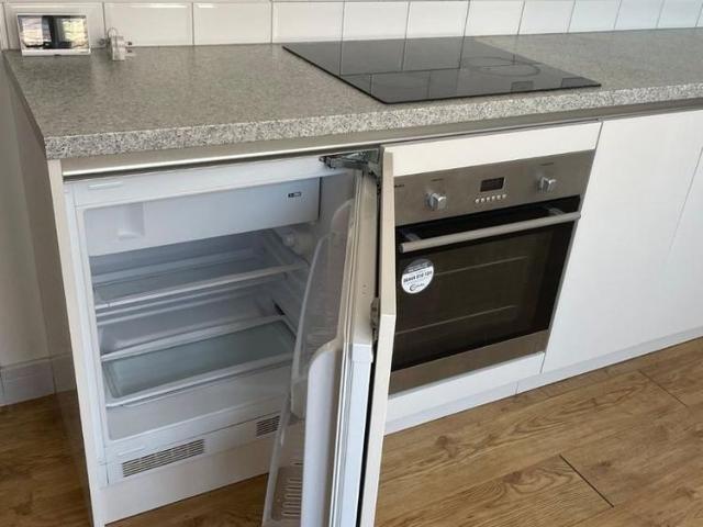 Studio for rent in Horsham, West Sussex