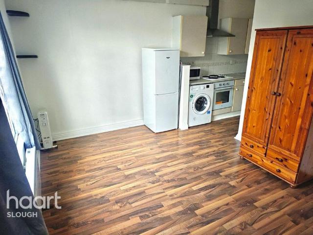 Studio for rent in Slough, Isle Of Man