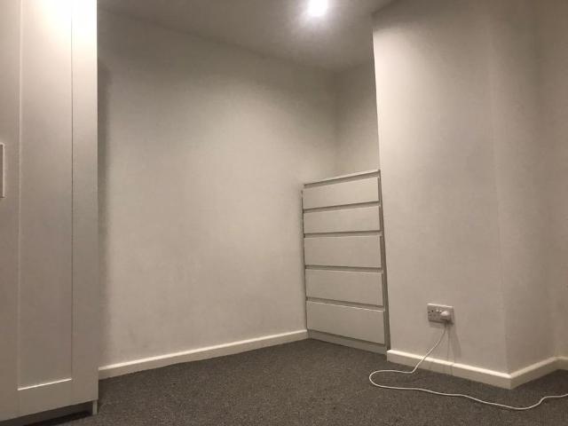 Studio for rent in Woolshops, Halifax