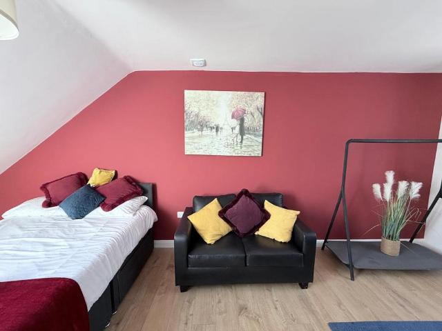 Flat for rent in London Borough of Ealing, Greater London